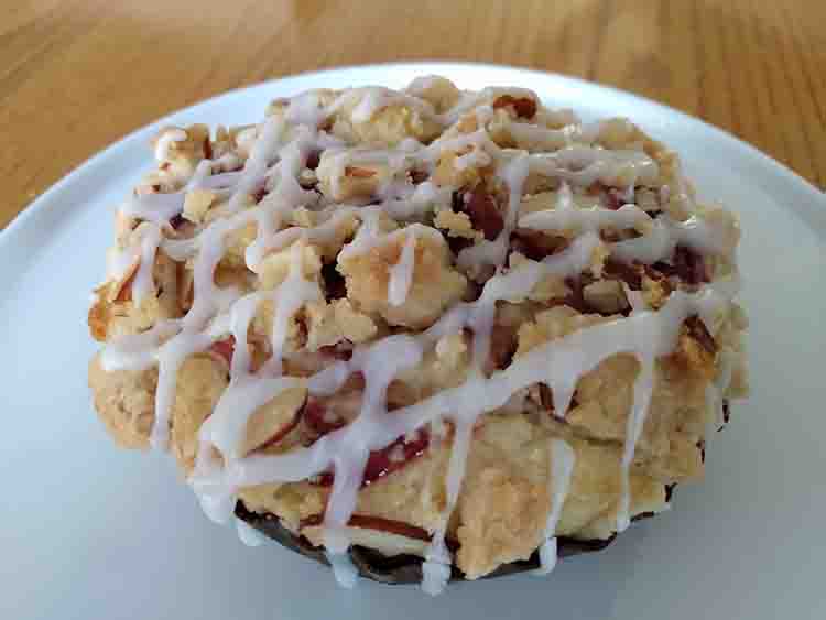 Raspberry Almond Streusel Cakes